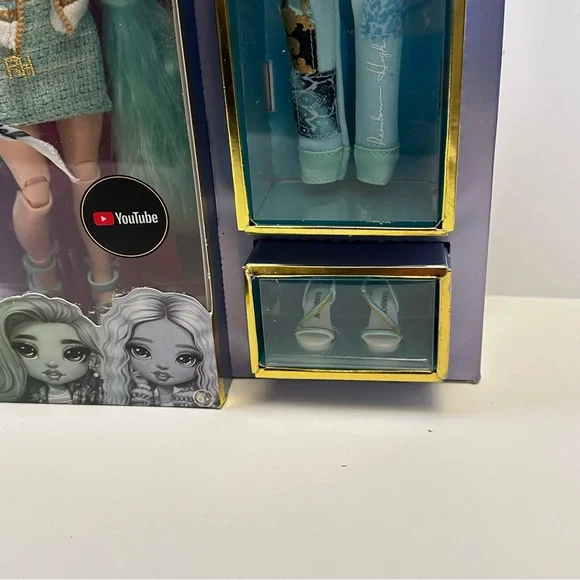 Rainbow High Series 3 Daphne Minton MGA Doll Mint Color New In Box - Picture 5 of 8